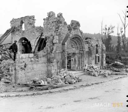 Eglise en ruines (Tracy-le-Val)
